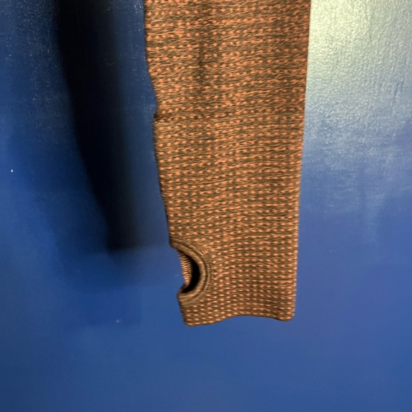 GymShark Long Sleeve Brown Workout Top Size Small - Picture 2 of 5